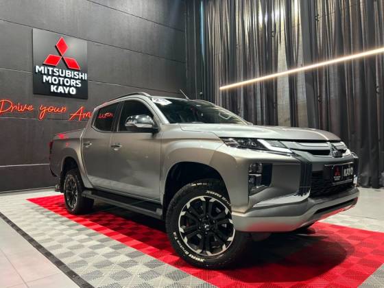 MITSUBISHI L200 TRITON 2.4 16V TURBO DIESEL SPORT HPE CD 4P 4X4 AUTOMÁTICO MITSUBISHI L200 TRITON 2.4 16V TURBO DIESEL SPORT HPE CD 4P 4X4 AUTOMÁTICO